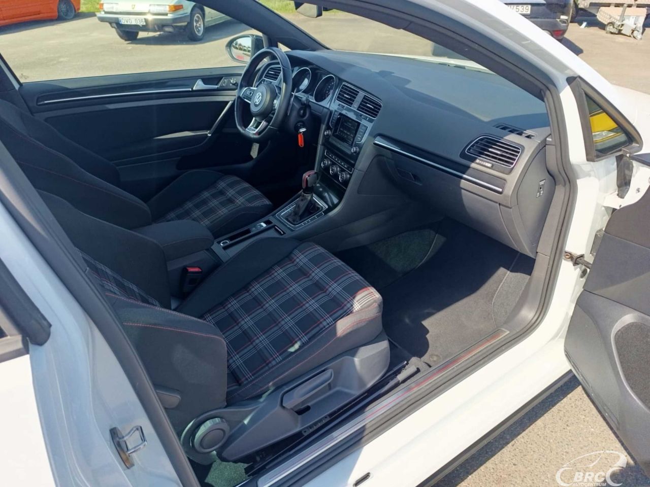 Volkswagen Golf | 10