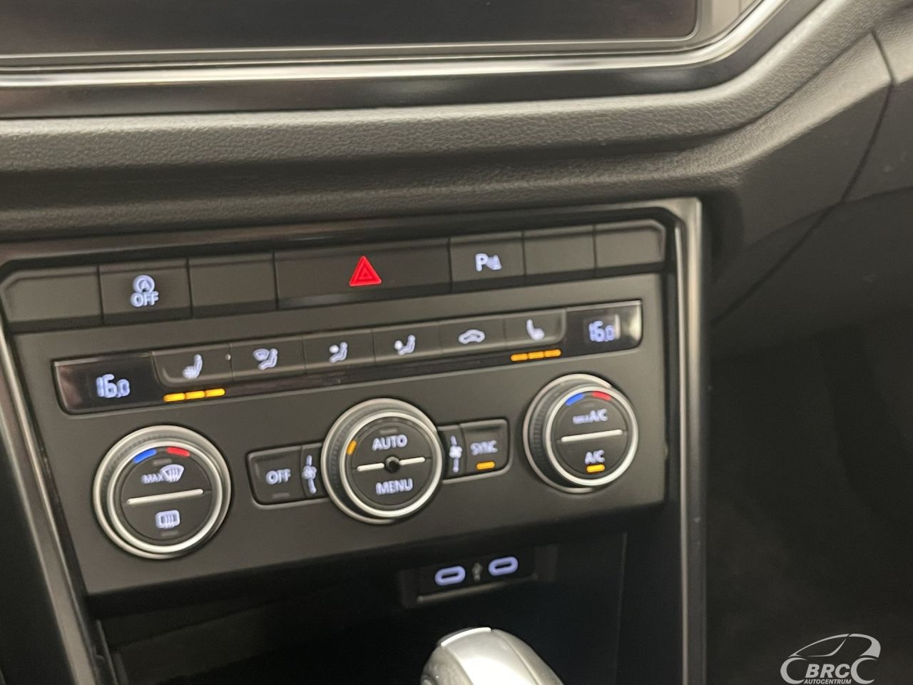 Volkswagen T-Roc | 24