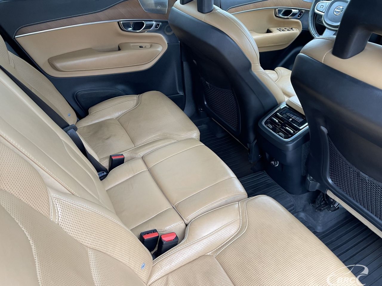 Volvo XC90 | 8