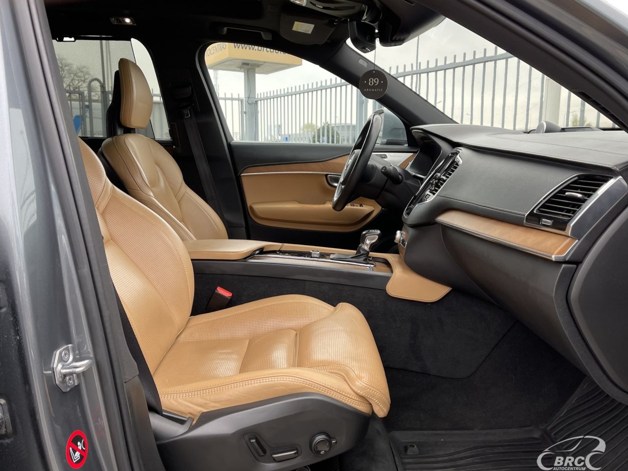 Volvo XC90 | 6