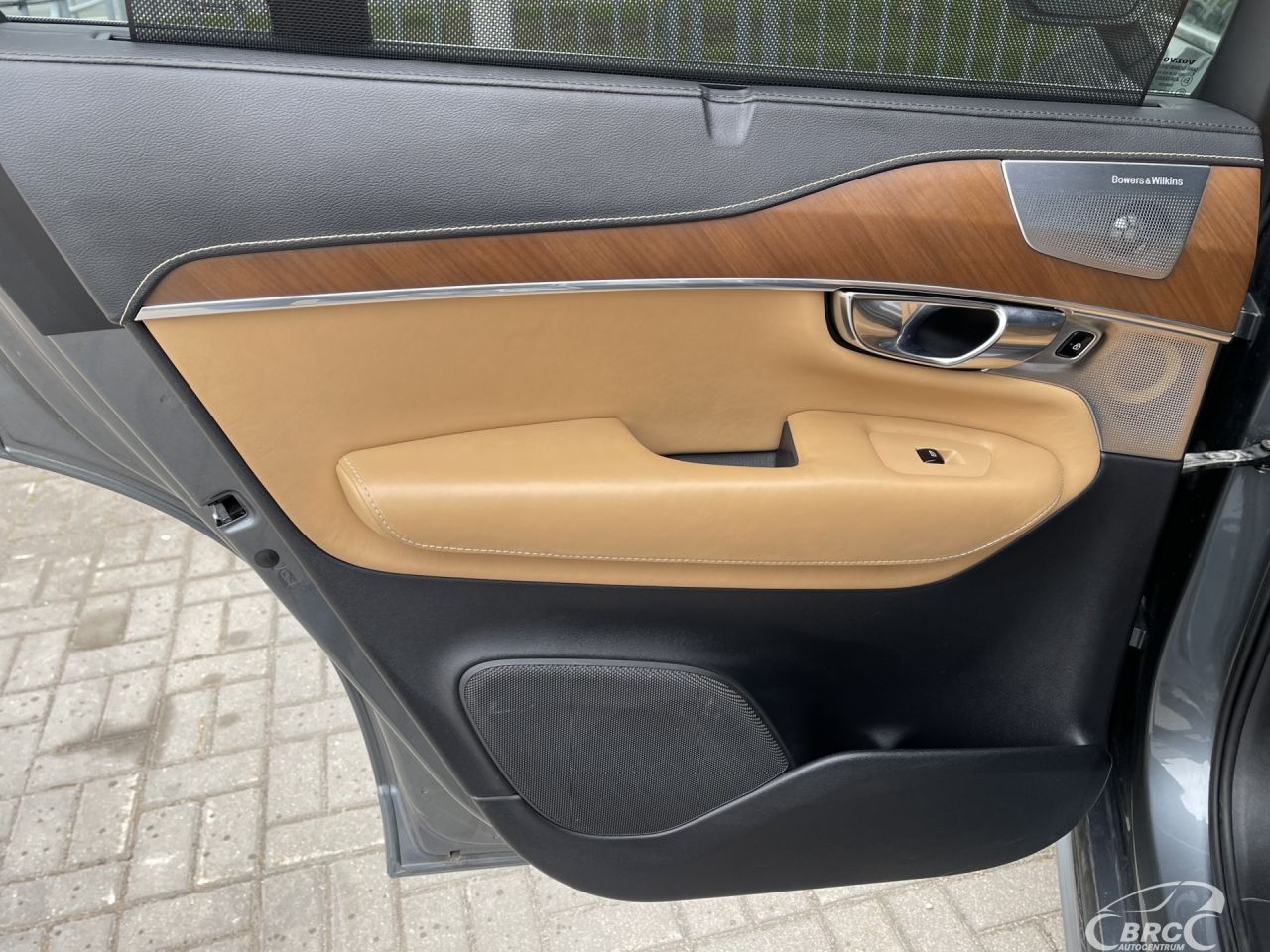 Volvo XC90 | 12