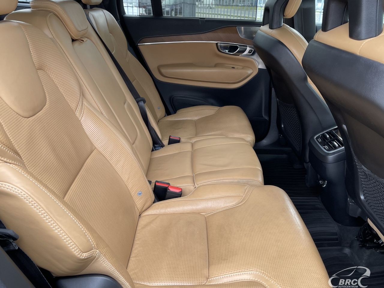 Volvo XC90 | 9
