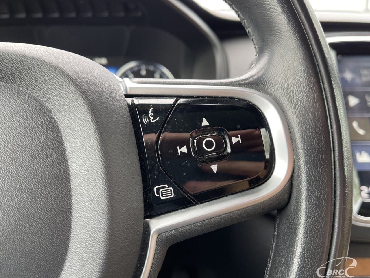 Volvo XC90 | 23