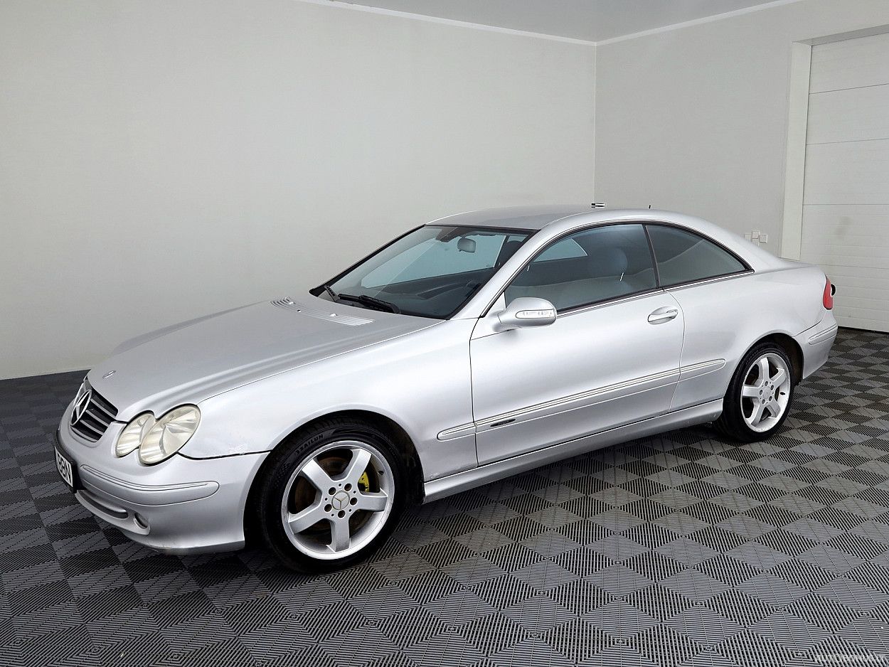 Mercedes-Benz CLK200 | 1