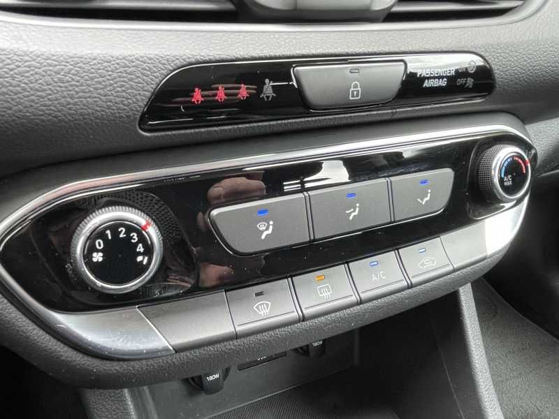 Hyundai i30 | 16