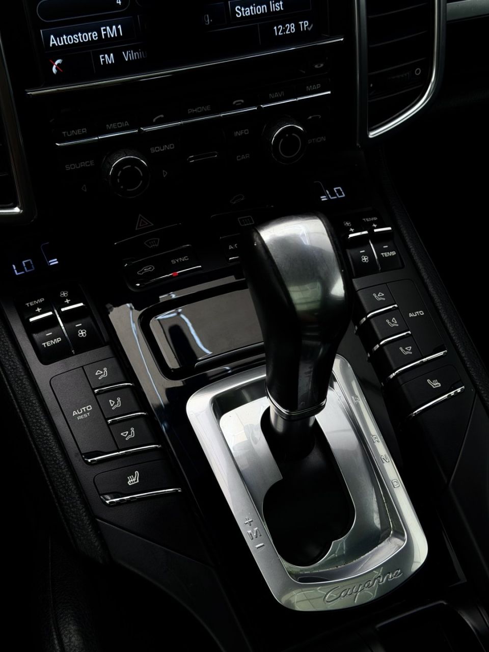 Porsche Cayenne | 25
