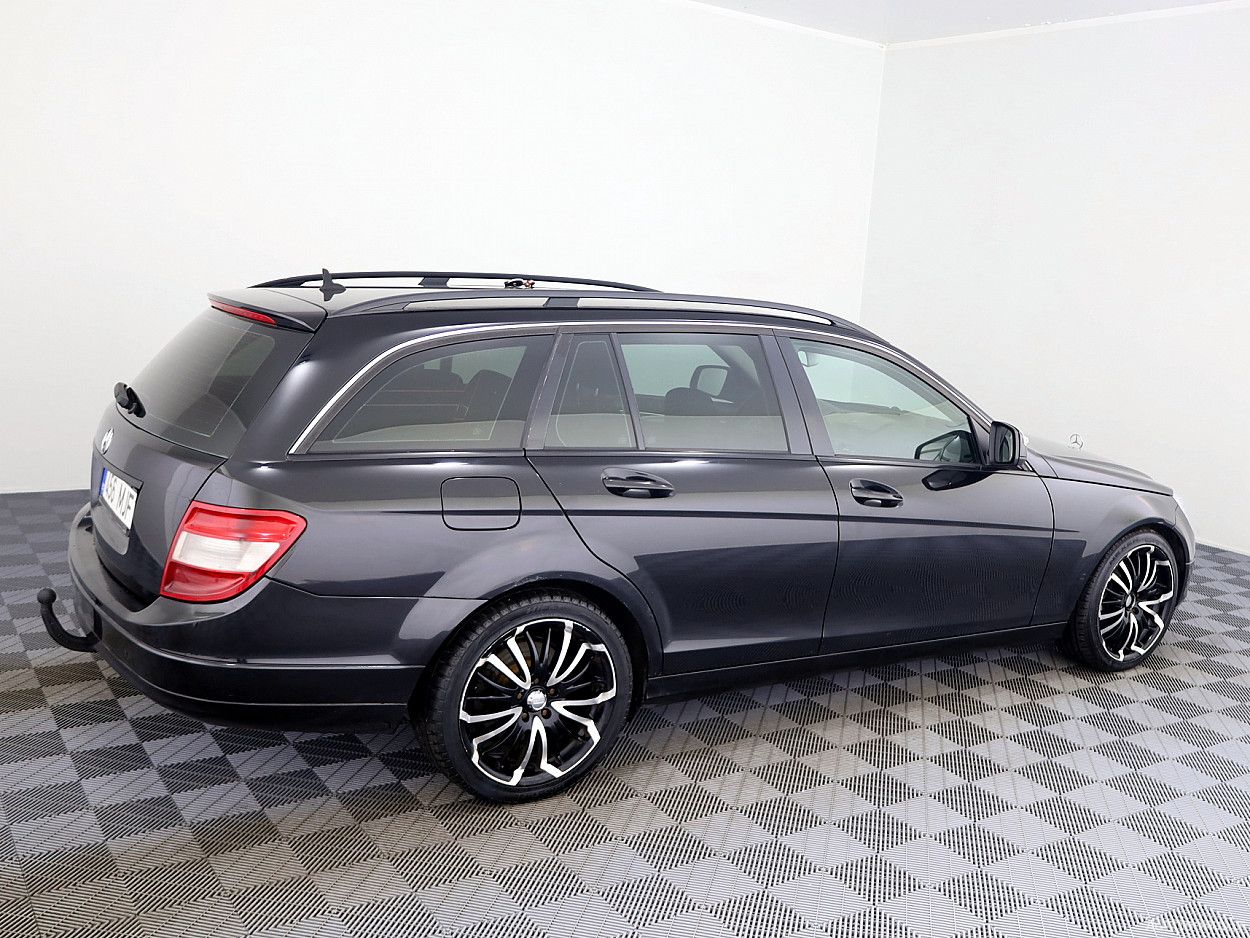 Mercedes-Benz C220 | 2
