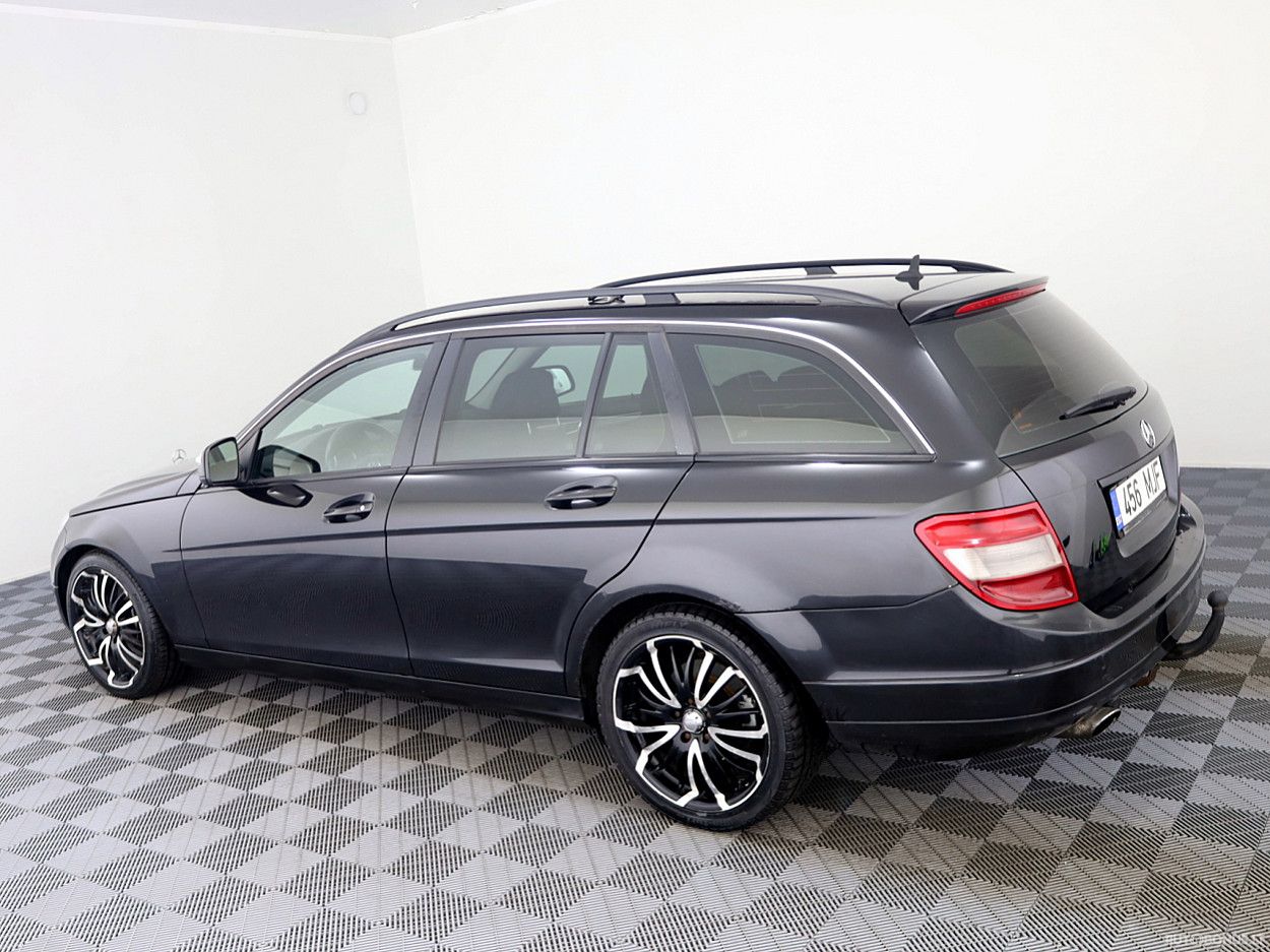 Mercedes-Benz C220 | 3