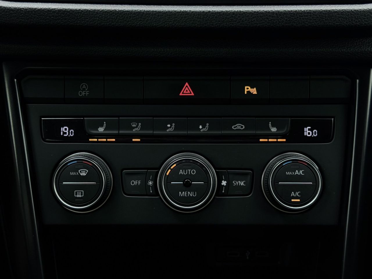 Volkswagen T-Roc | 19