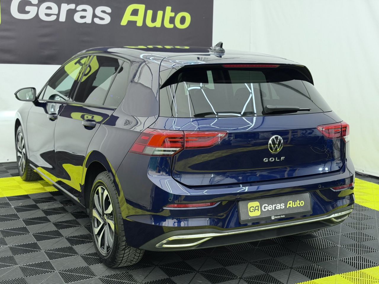 Volkswagen Golf | 5