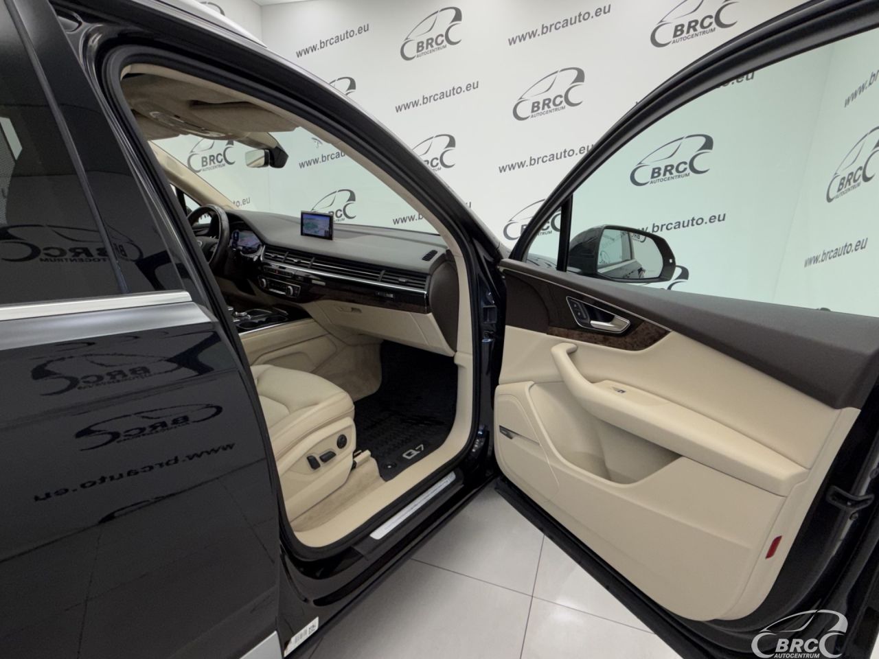 Audi Q7 | 7