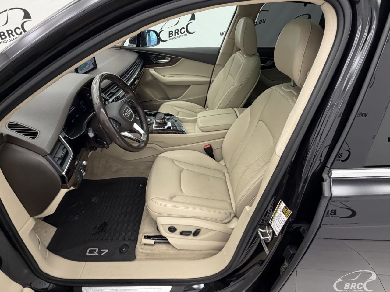 Audi Q7 | 23