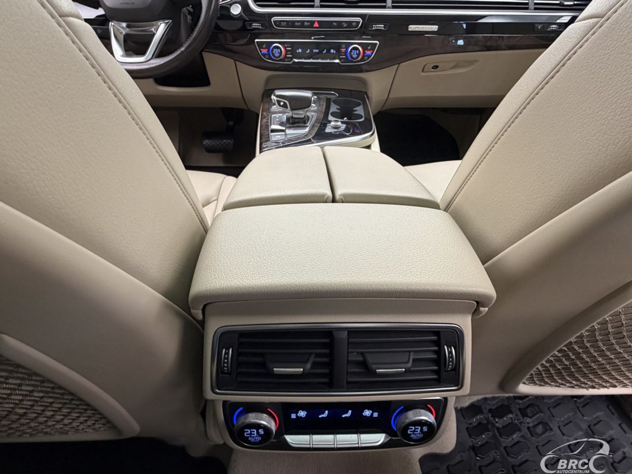 Audi Q7 | 15
