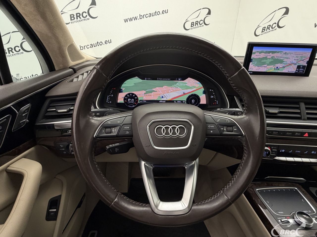 Audi Q7 | 32