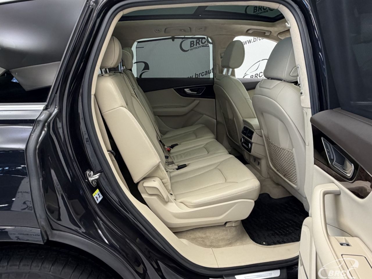 Audi Q7 | 9