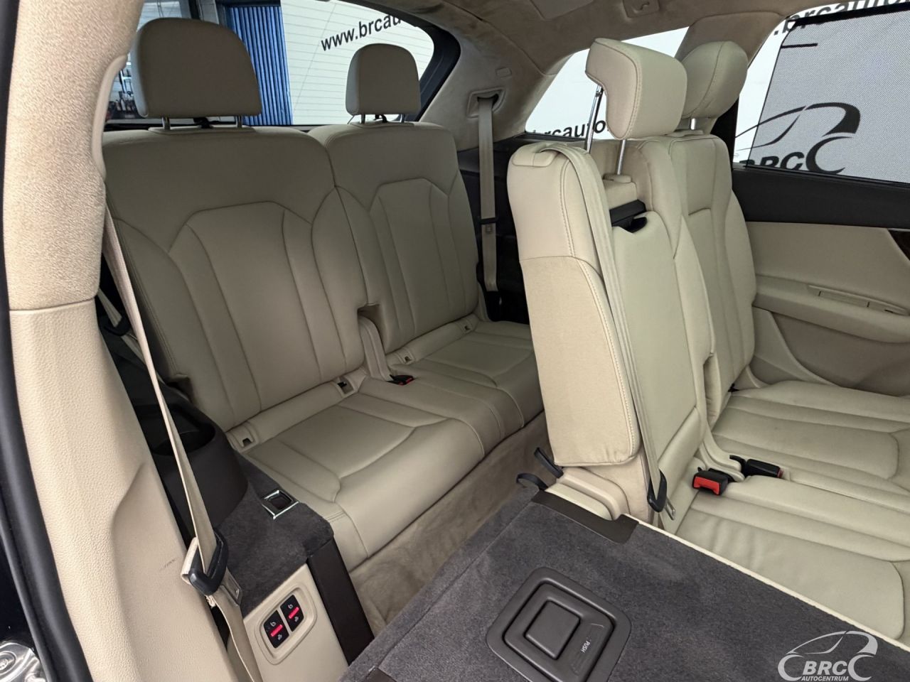 Audi Q7 | 13
