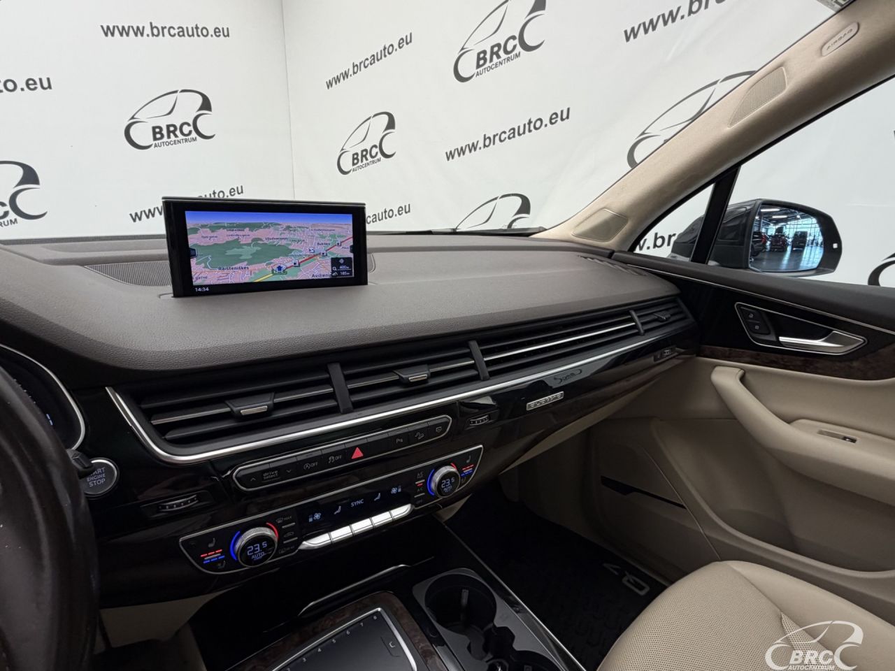 Audi Q7 | 30