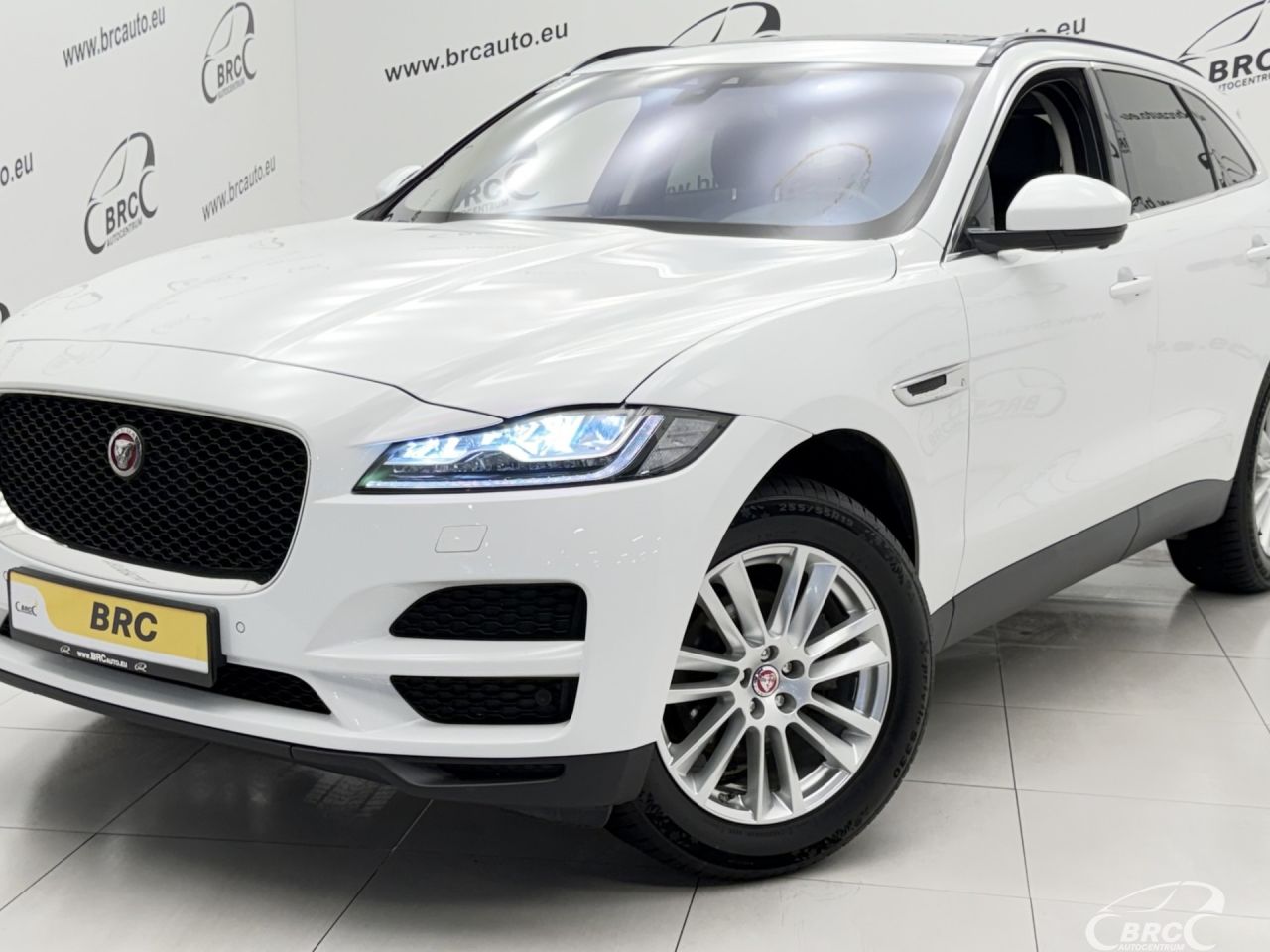 Jaguar F-Pace | 49