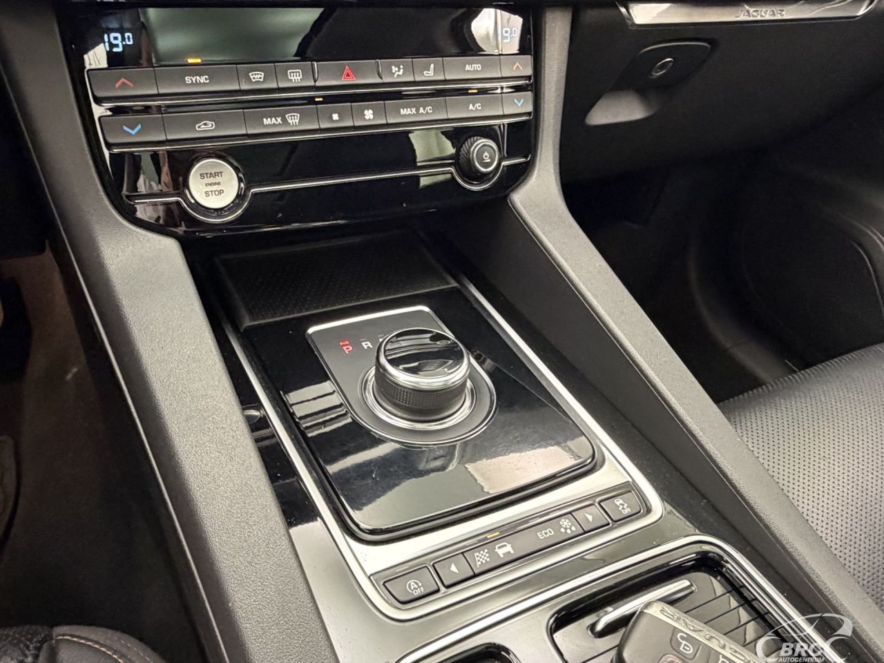 Jaguar F-Pace | 29