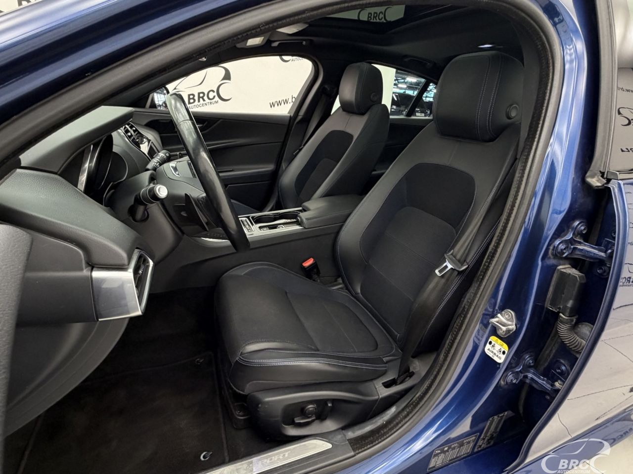 Jaguar XE | 23