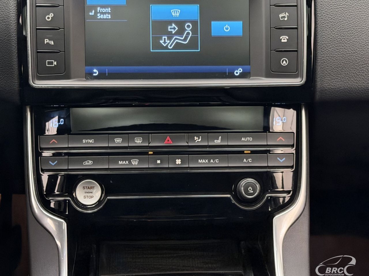 Jaguar XE | 17