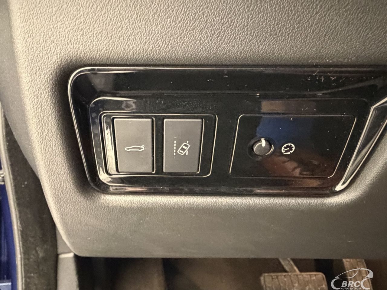 Jaguar XE | 47