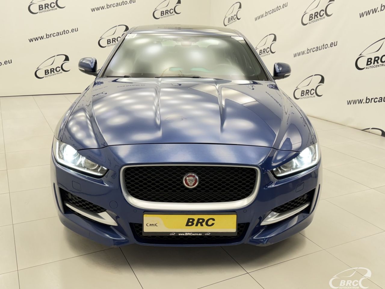 Jaguar XE | 54