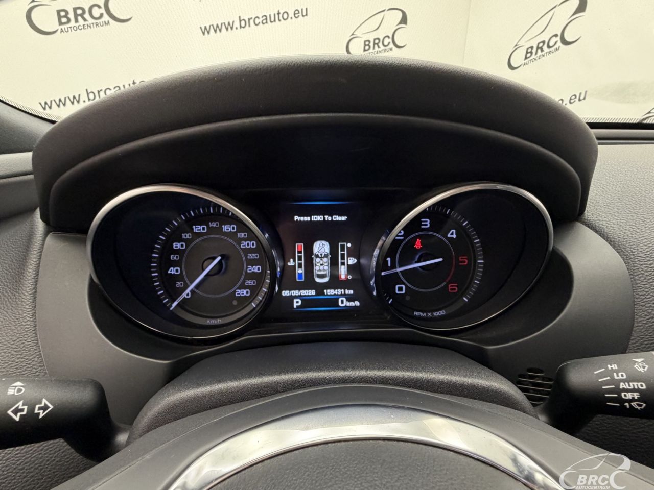 Jaguar XE | 33