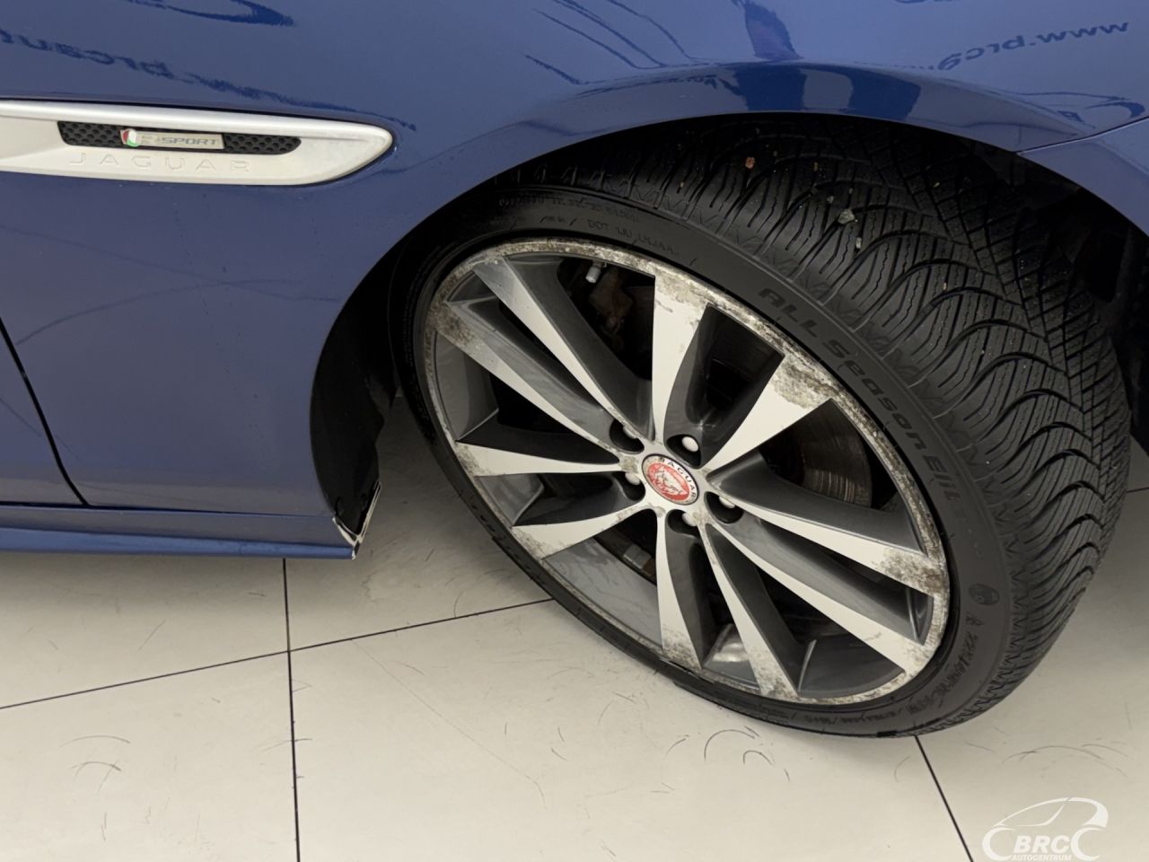 Jaguar XE | 48