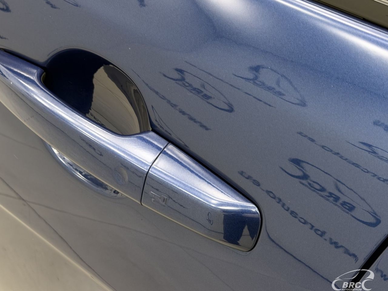 Jaguar XE | 19