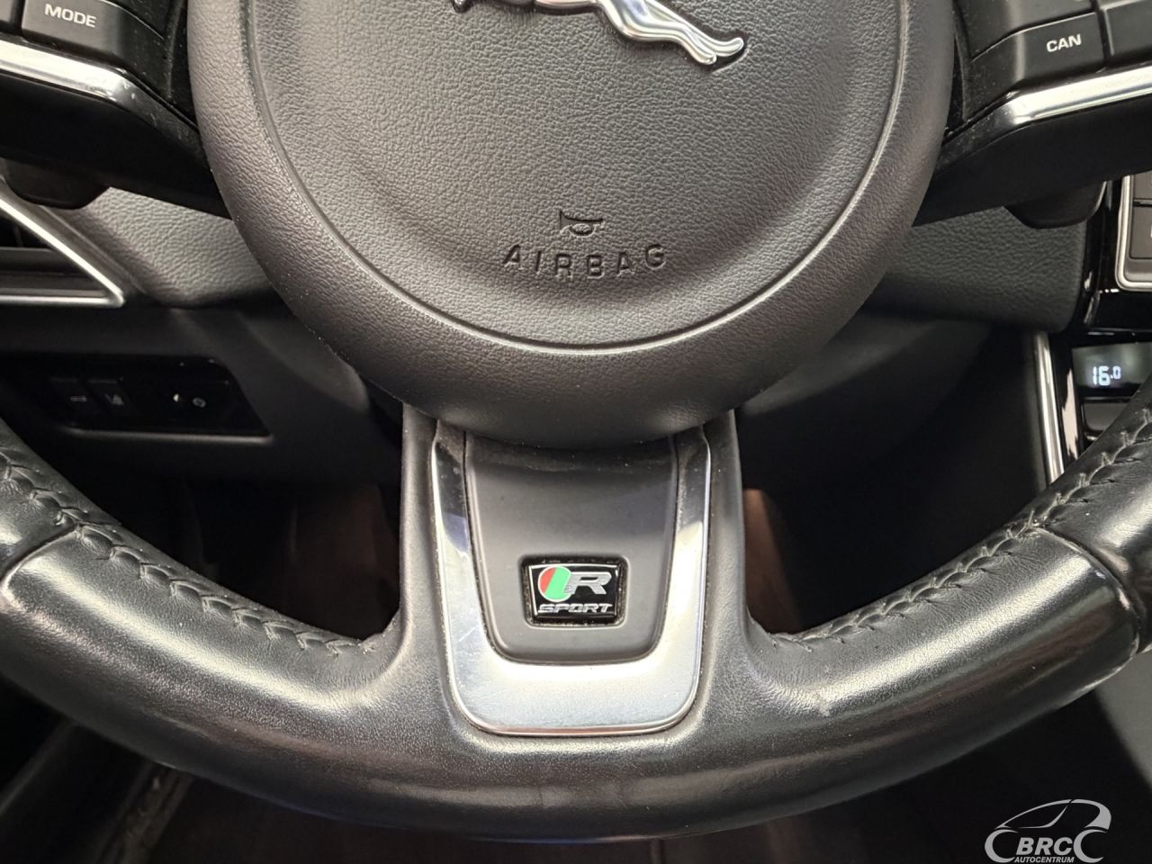 Jaguar XE | 34