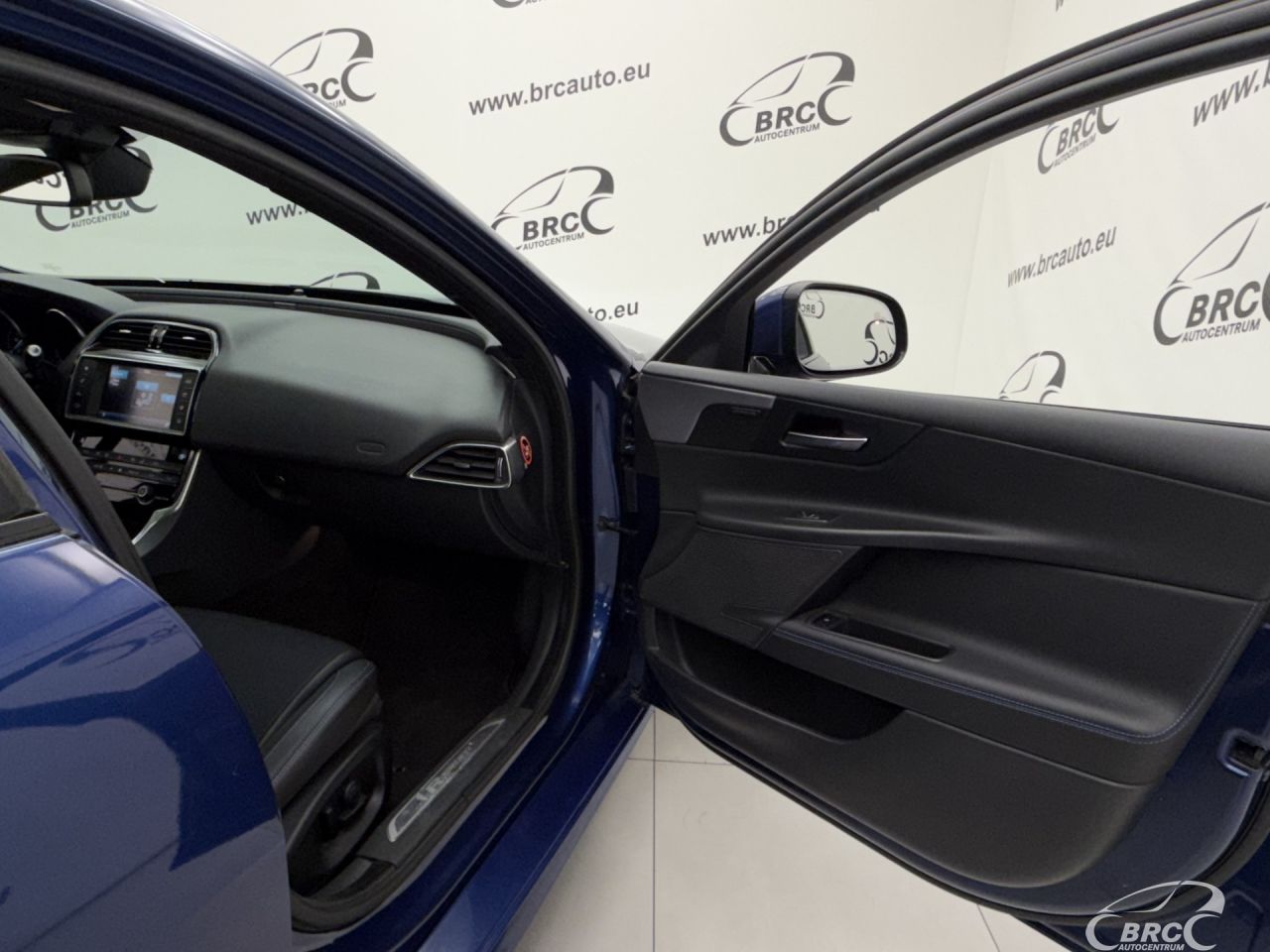 Jaguar XE | 7