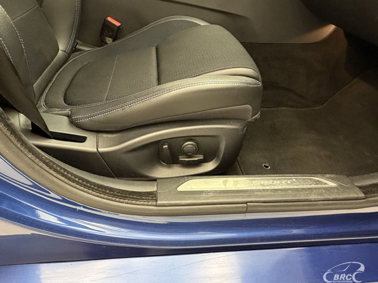 Jaguar XE | 5
