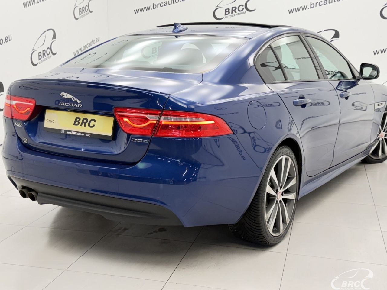 Jaguar XE | 53