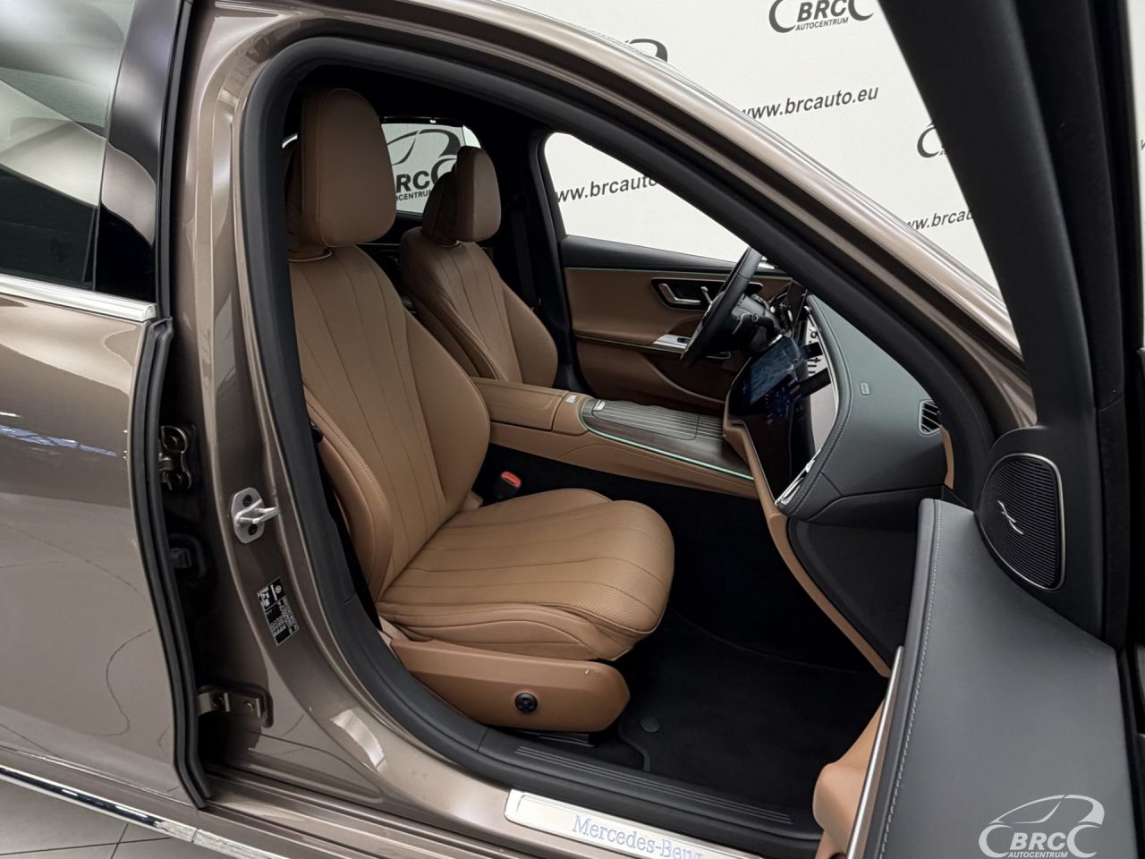 Mercedes-Benz E200 | 6