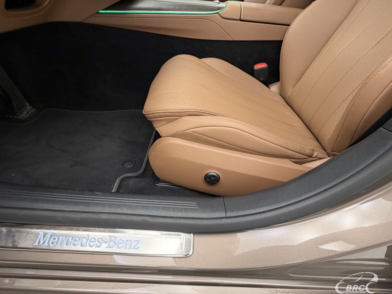 Mercedes-Benz E200 | 24