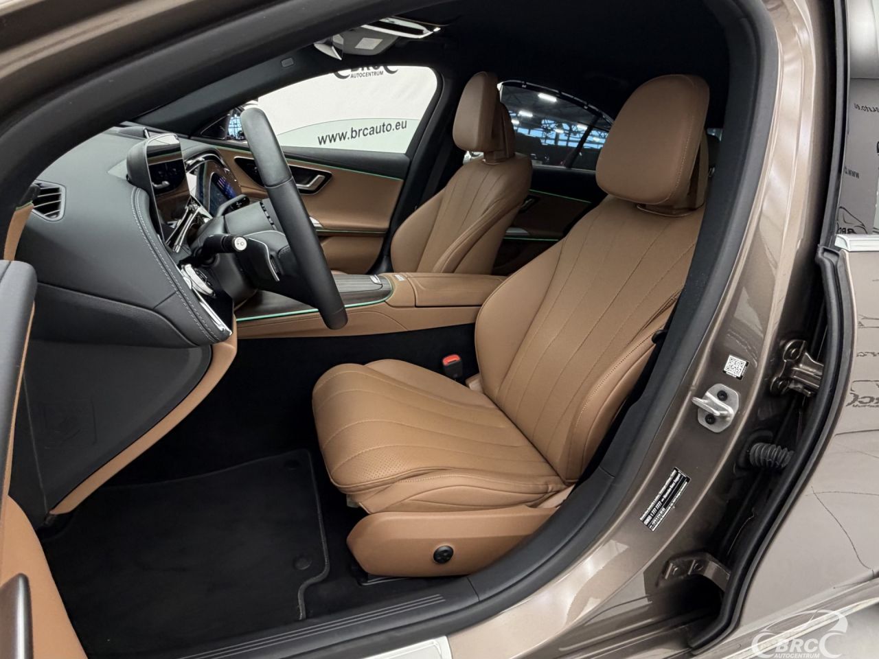 Mercedes-Benz E200 | 25