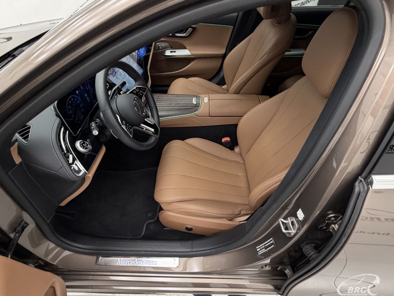 Mercedes-Benz E200 | 23