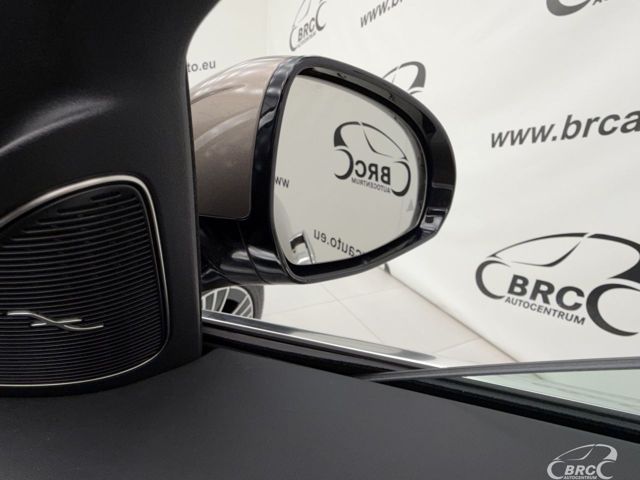 Mercedes-Benz E200 | 10