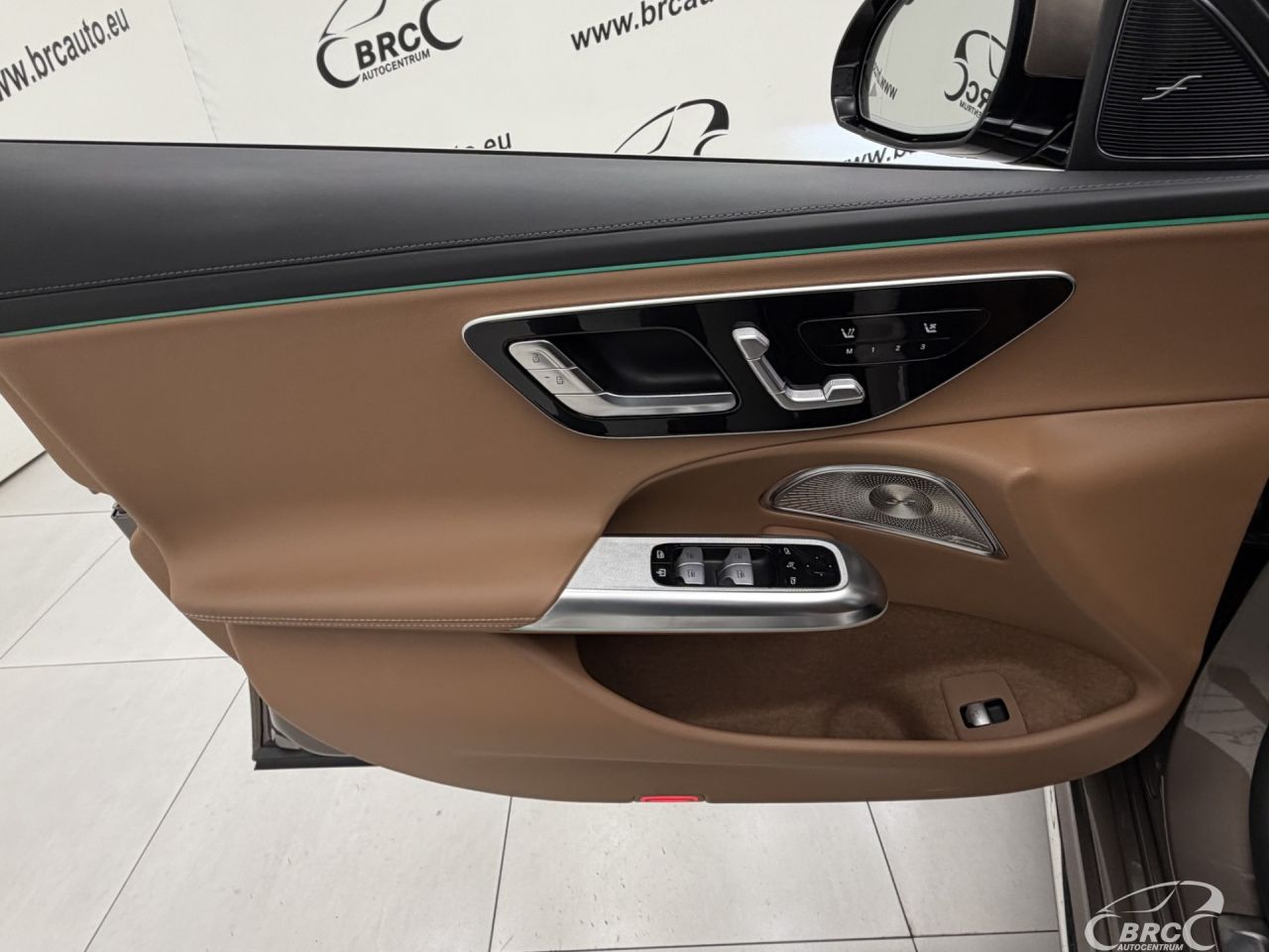 Mercedes-Benz E200 | 22