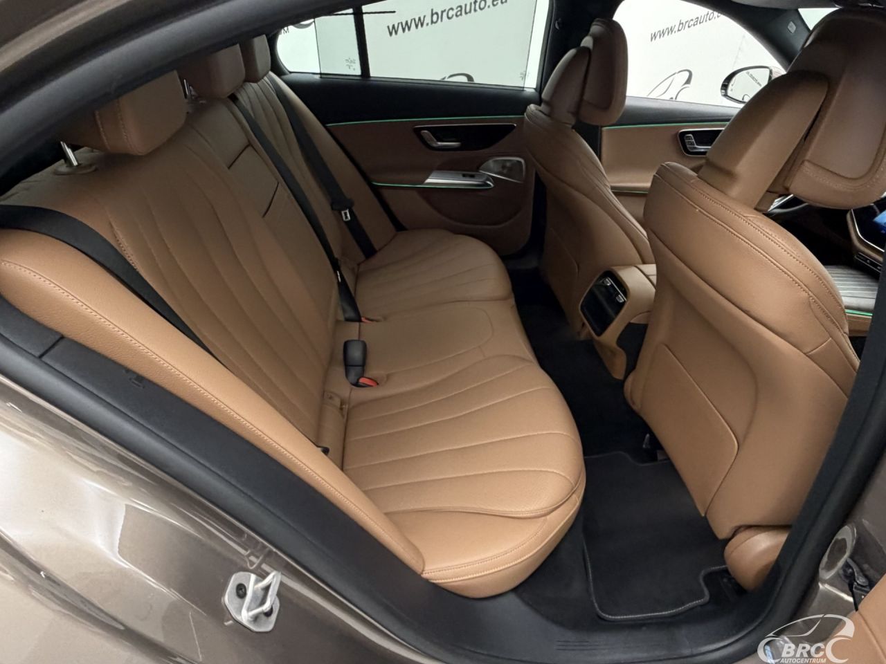 Mercedes-Benz E200 | 13