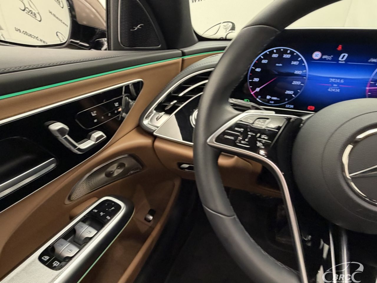 Mercedes-Benz E200 | 31
