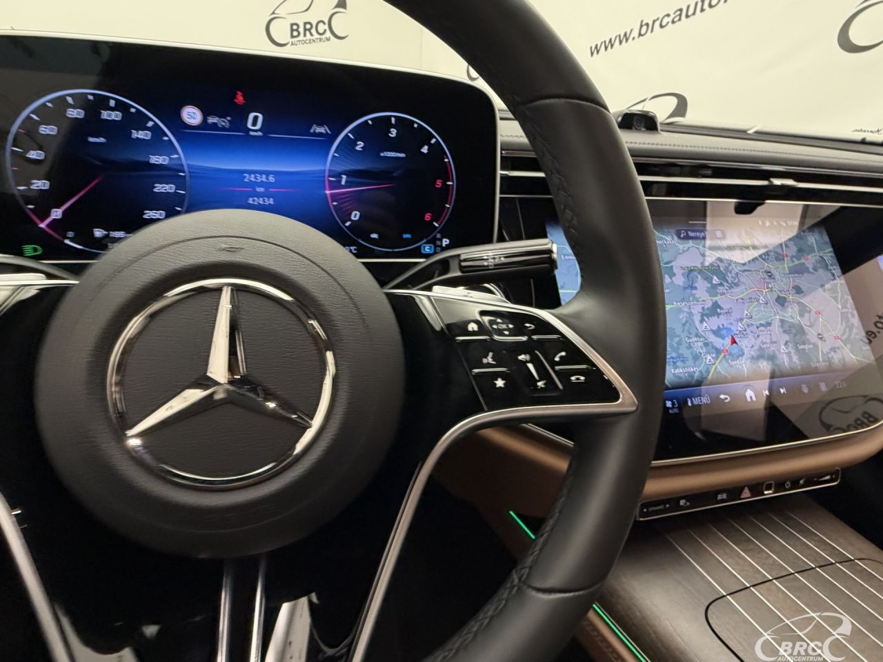 Mercedes-Benz E200 | 30