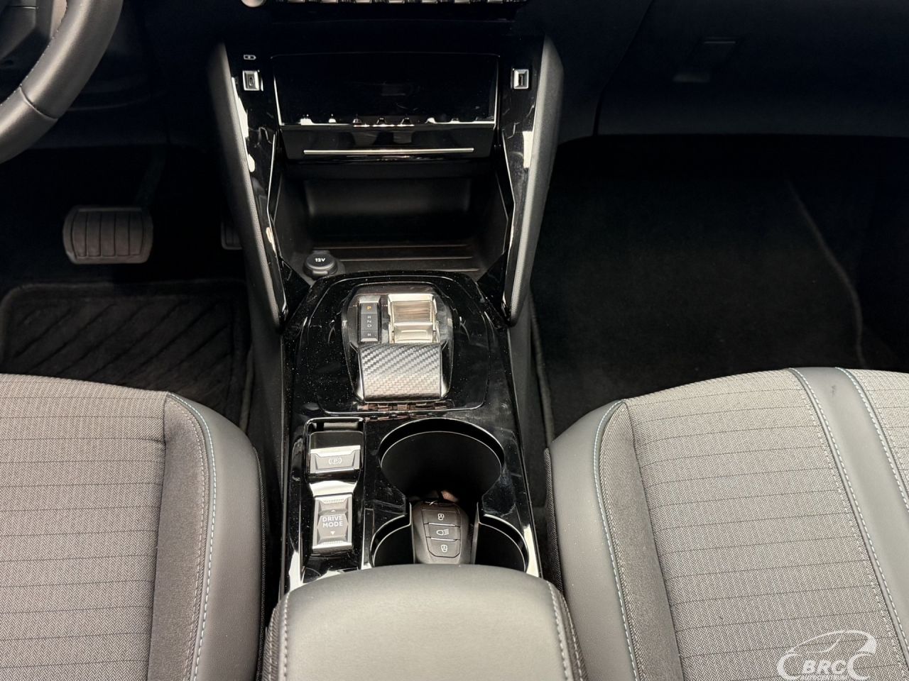 Peugeot 208 | 16