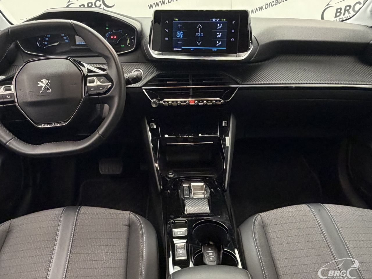 Peugeot 208 | 13