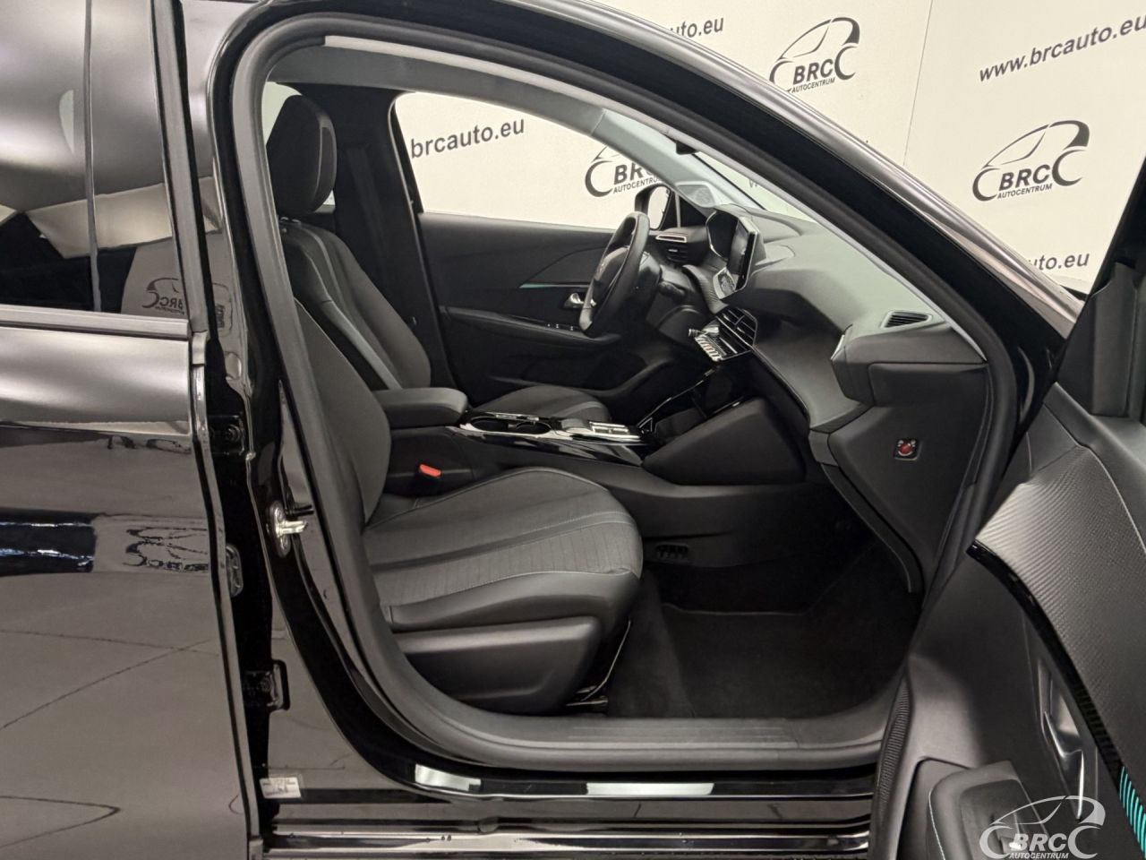 Peugeot 208 | 3
