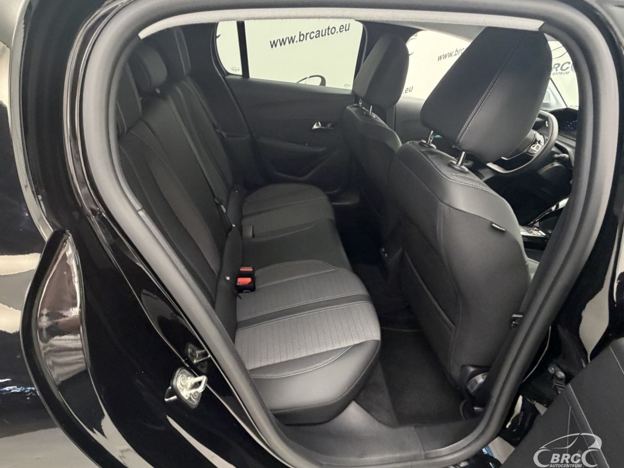 Peugeot 208 | 9