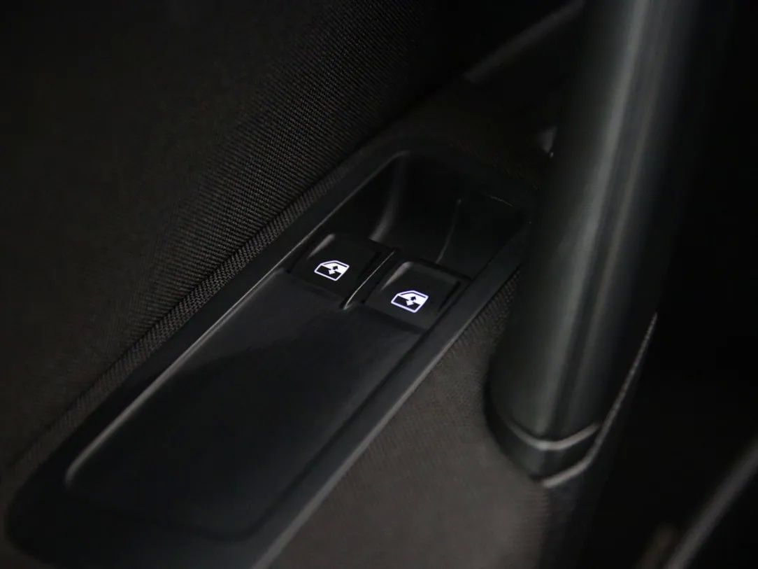 Volkswagen Golf | 24