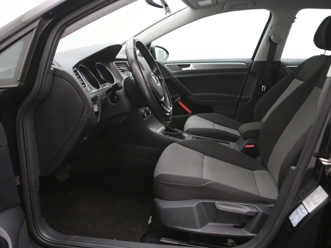 Volkswagen Golf | 3