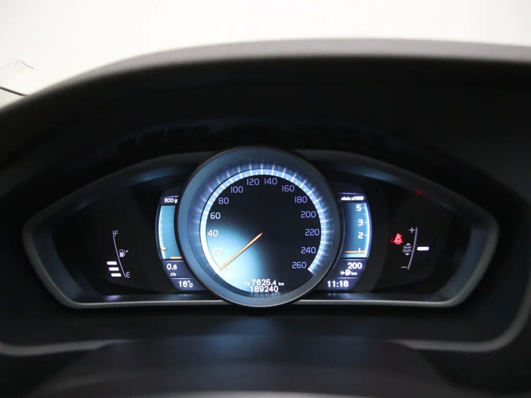 Volvo V40 | 18